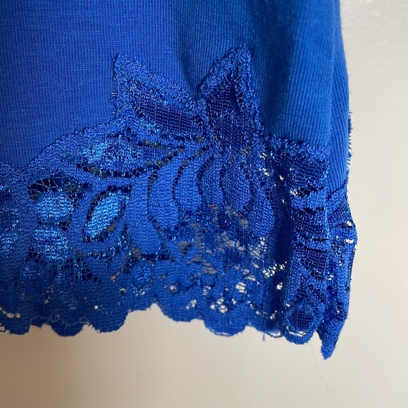 Lace Trimmed Sleeveless Top - Picture 2 of 3